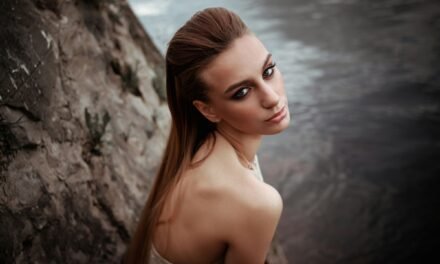 3 Estrategias para Ganar Dinero en OnlyFans (o cómo dejar de subir fotos al vacío digital)