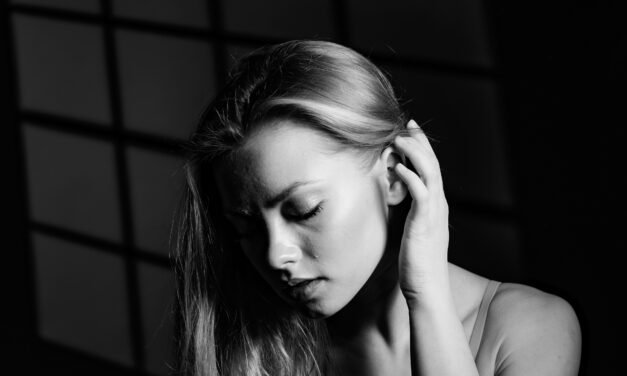 Crear modelos de OnlyFans con IA: el negocio que suena millonario… hasta que deja de serlo